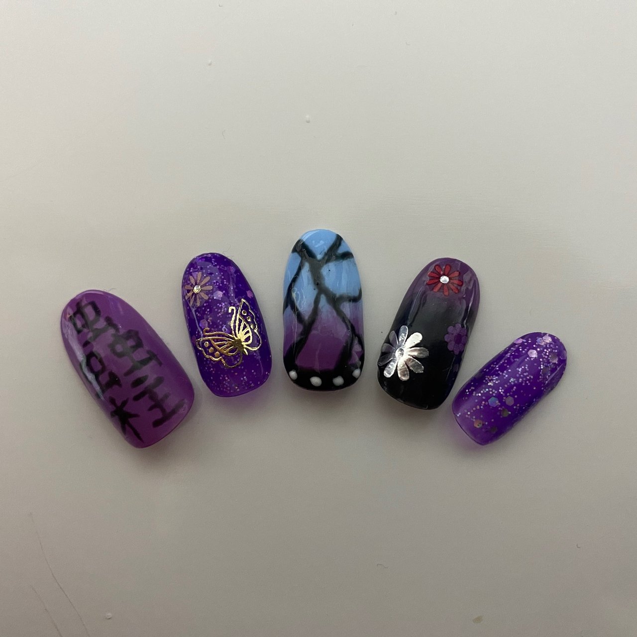 オールシーズン ハンド 痛ネイル キャラクター ミディアム Hiichan のネイルデザイン No ネイルブック