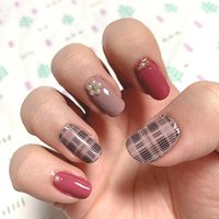 チェック マニキュアのネイルデザイン ネイルブック