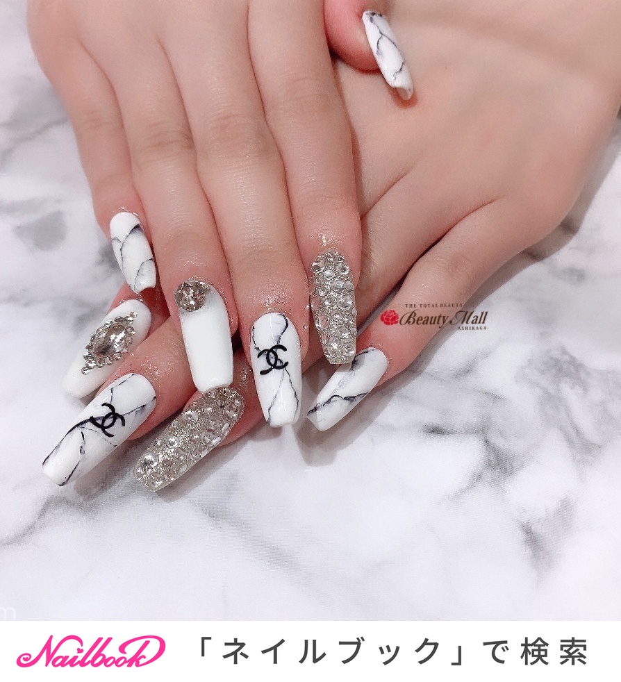 人気順 ブランドロゴのネイルデザイン ネイルブック