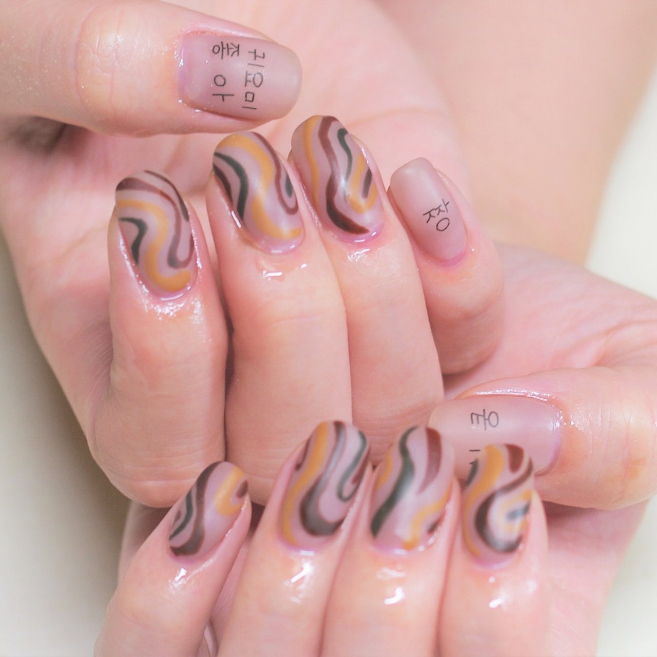 オールシーズン ハンド ミディアム ブラウン グレージュ Nailsalon Lampのネイルデザイン No ネイルブック