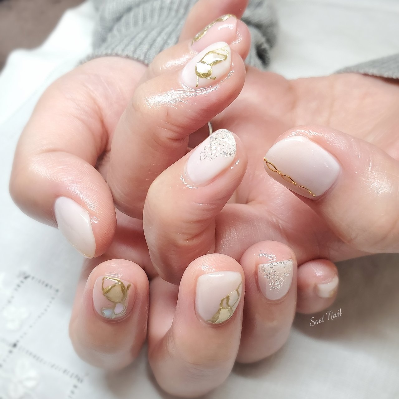 ブライダル ハンド ラメ ワンカラー シェル Soel Nailのネイルデザイン No ネイルブック