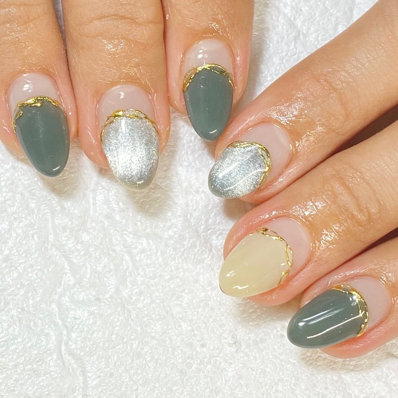 冬 クリスマス ハンド フレンチ 変形フレンチ Nail Salon Lamer ラメール のネイルデザイン No ネイルブック