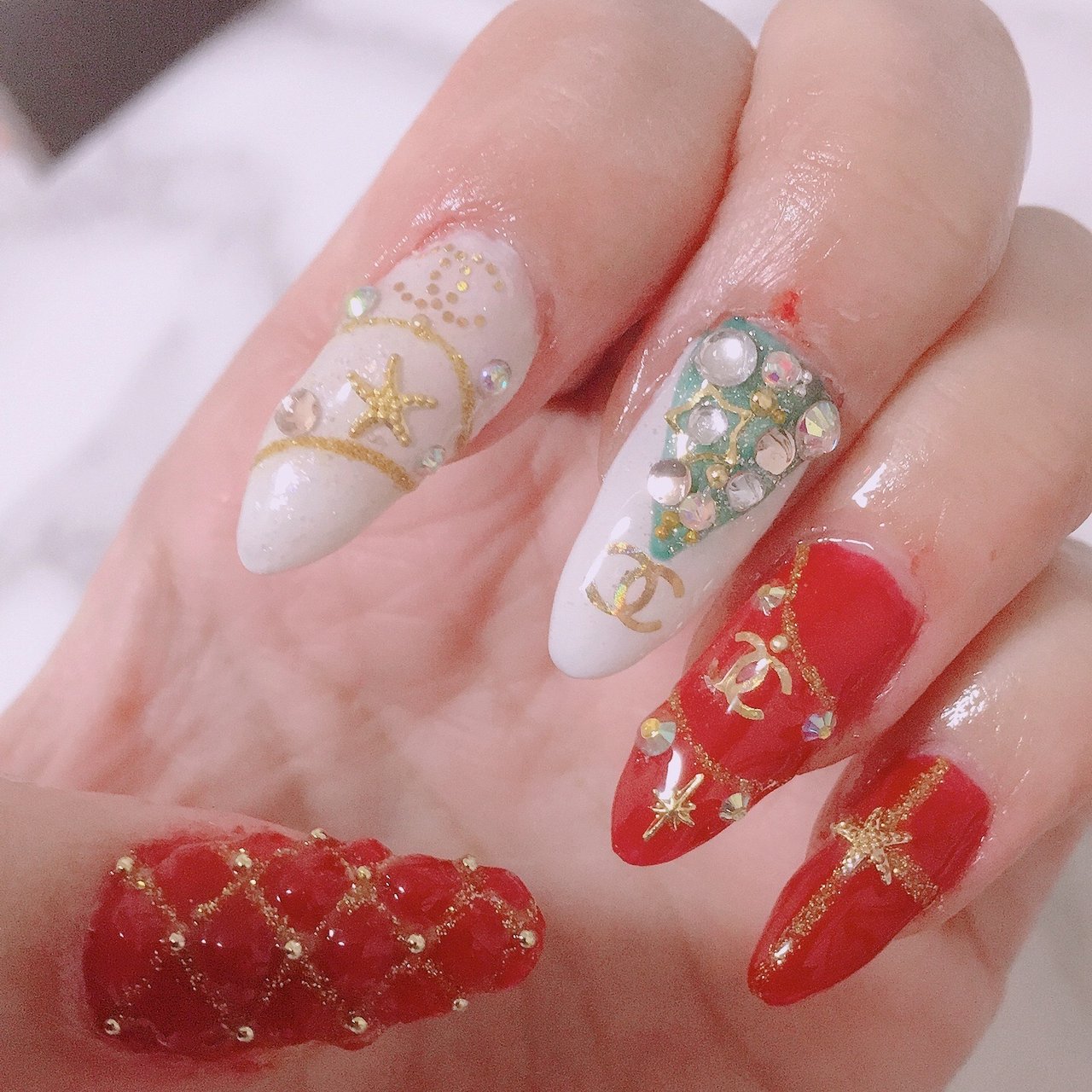 冬 クリスマス ハンド ラメ ブランド柄 セルフネイリスト のネイルデザイン No ネイルブック