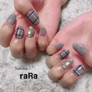 秋 チェック モノトーンのネイルデザイン ネイルブック