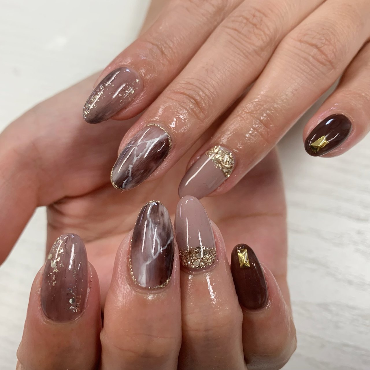 秋 冬 ハンド 大理石 ニュアンス Lianのネイルデザイン No ネイルブック