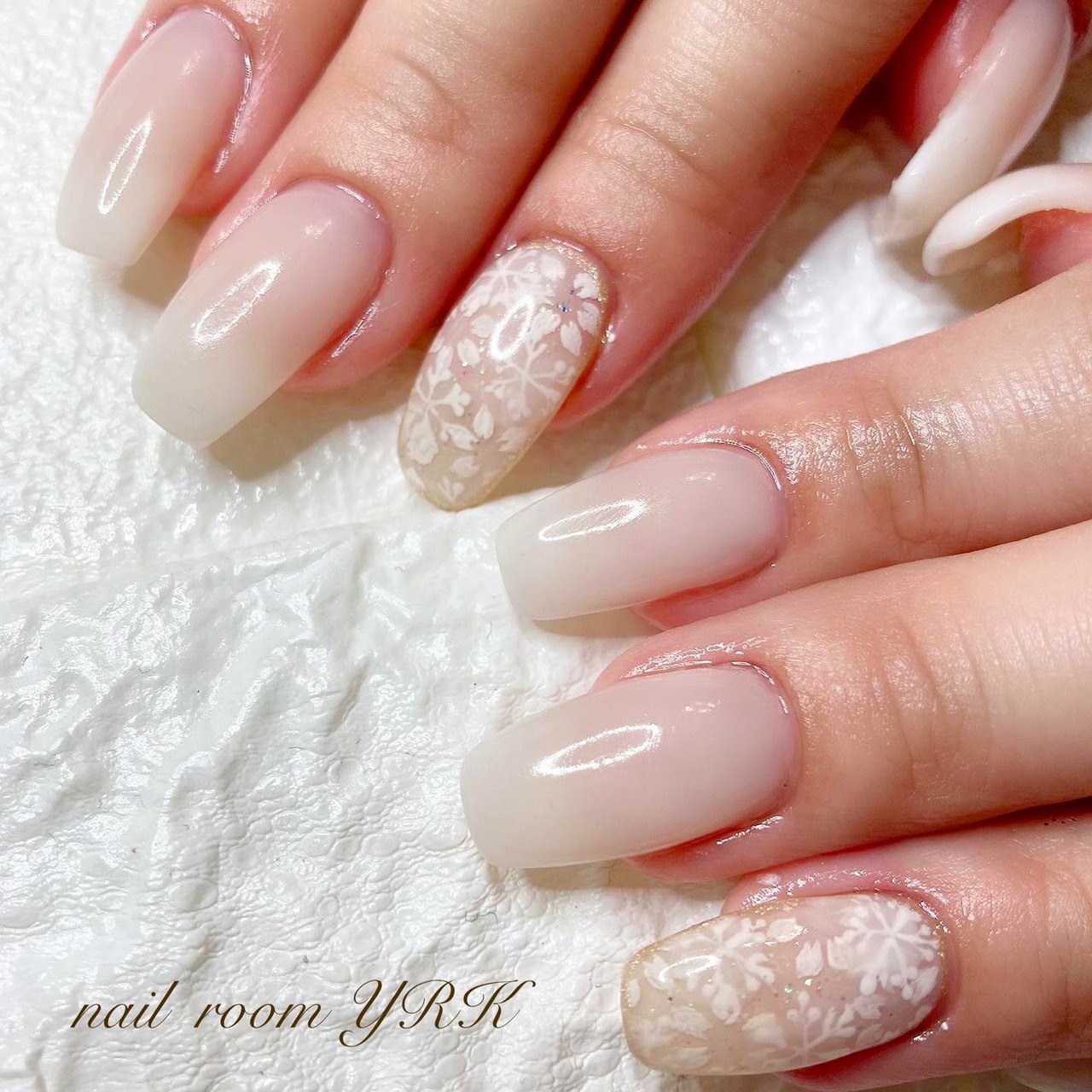 冬 お正月 成人式 クリスマス ハンド Nail Room Yrkのネイルデザイン No ネイルブック