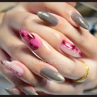 べっ甲 レッド グレーのネイルデザイン ネイルブック