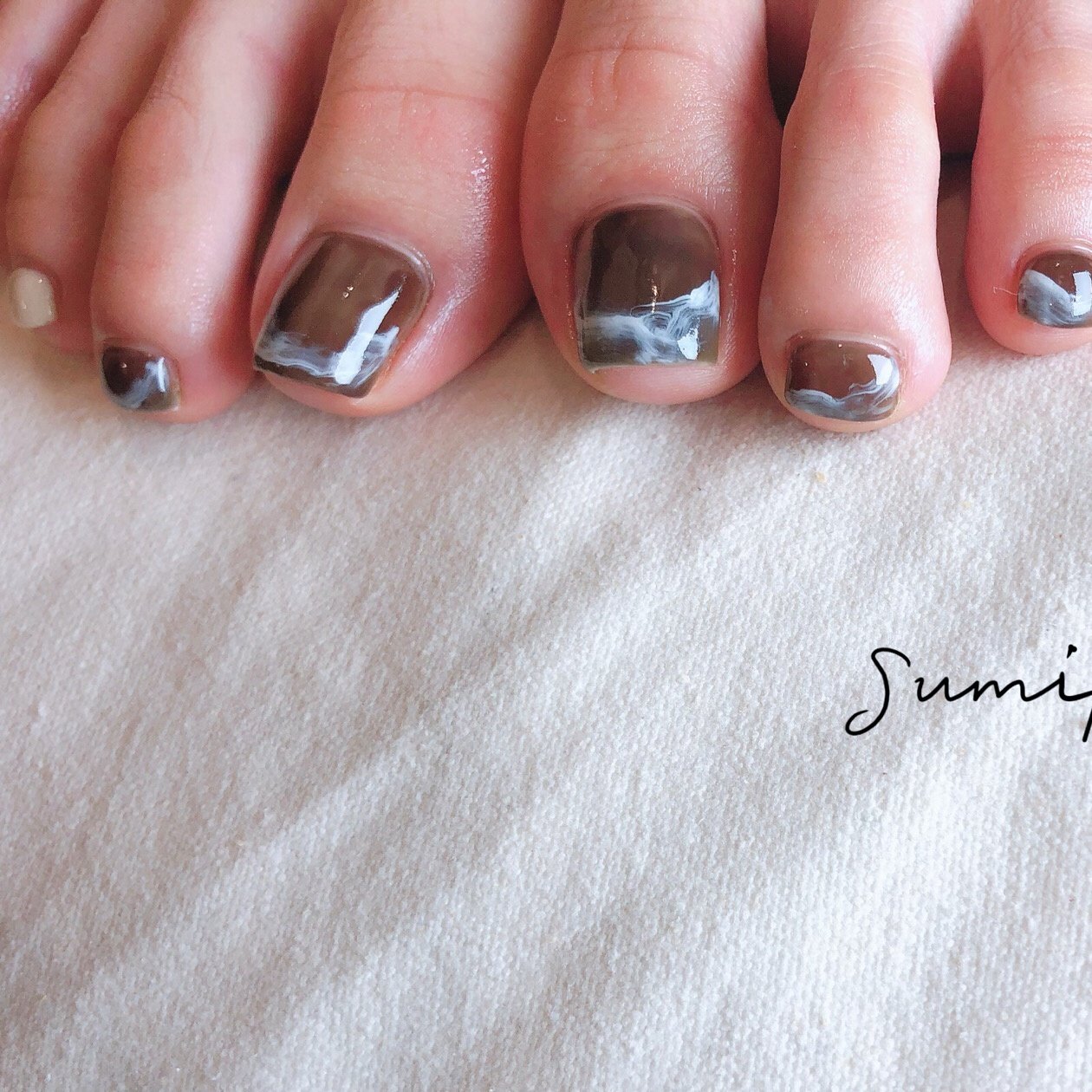 オールシーズン ブラウン ブラック アースカラー ペディキュア Nail Salon Sumikaのネイルデザイン No ネイル ブック