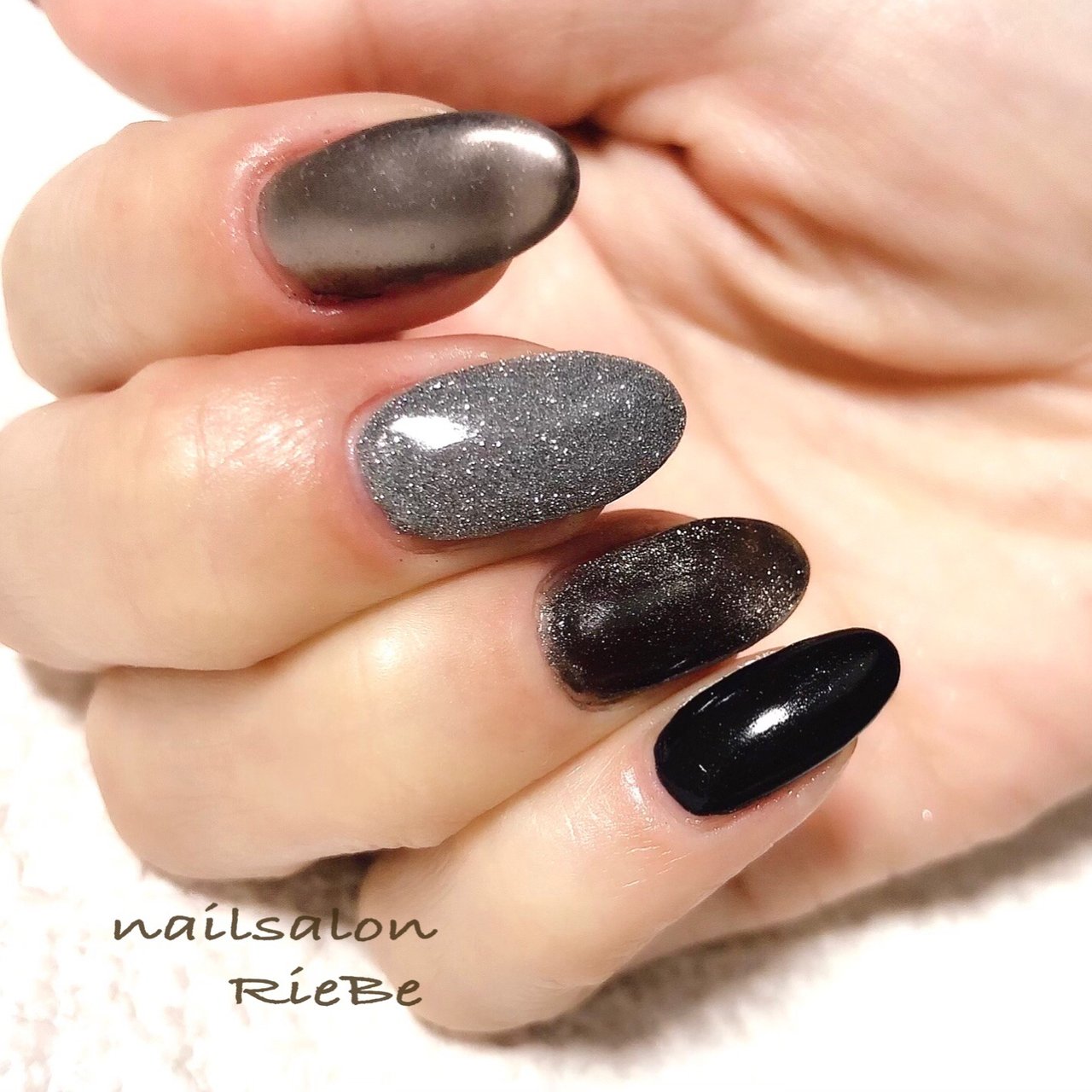 冬 オールシーズン 成人式 オフィス ハンド Nail Salon Riebe リーヴェ のネイルデザイン No ネイルブック