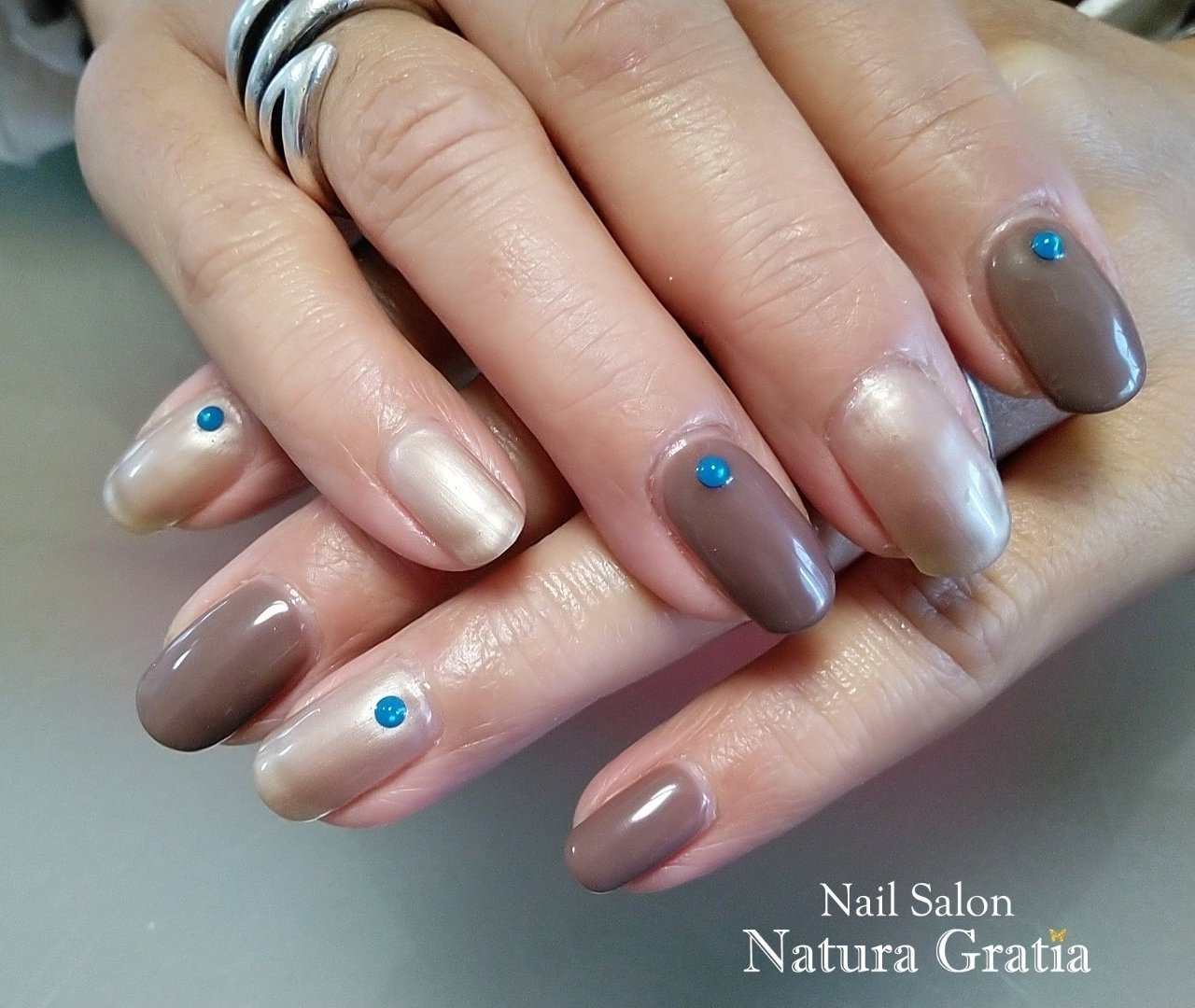 秋 オフィス ハンド シンプル バイカラー Naturagratiaのネイルデザイン No ネイルブック