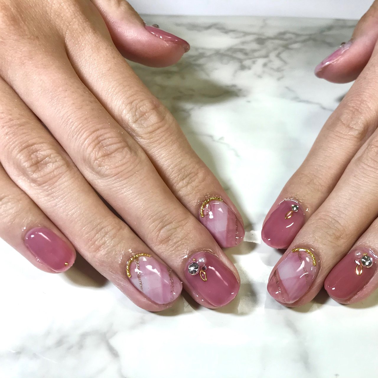 秋 冬 バレンタイン チェック ピンク Nail Room Amery のネイルデザイン No ネイルブック