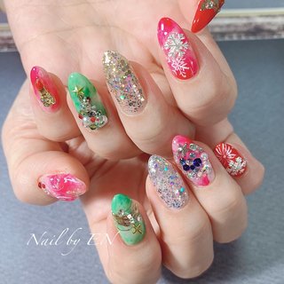 メタリックゴールドラインアートのネイルデザイン ネイルブック