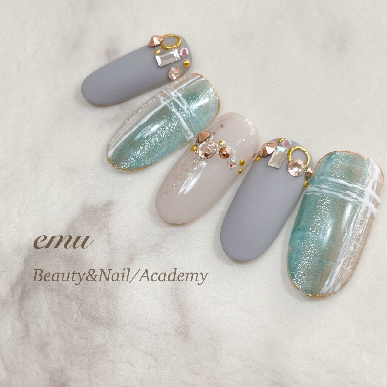 春 冬 お正月 クリスマス ラメ Maiのネイルデザイン No ネイルブック