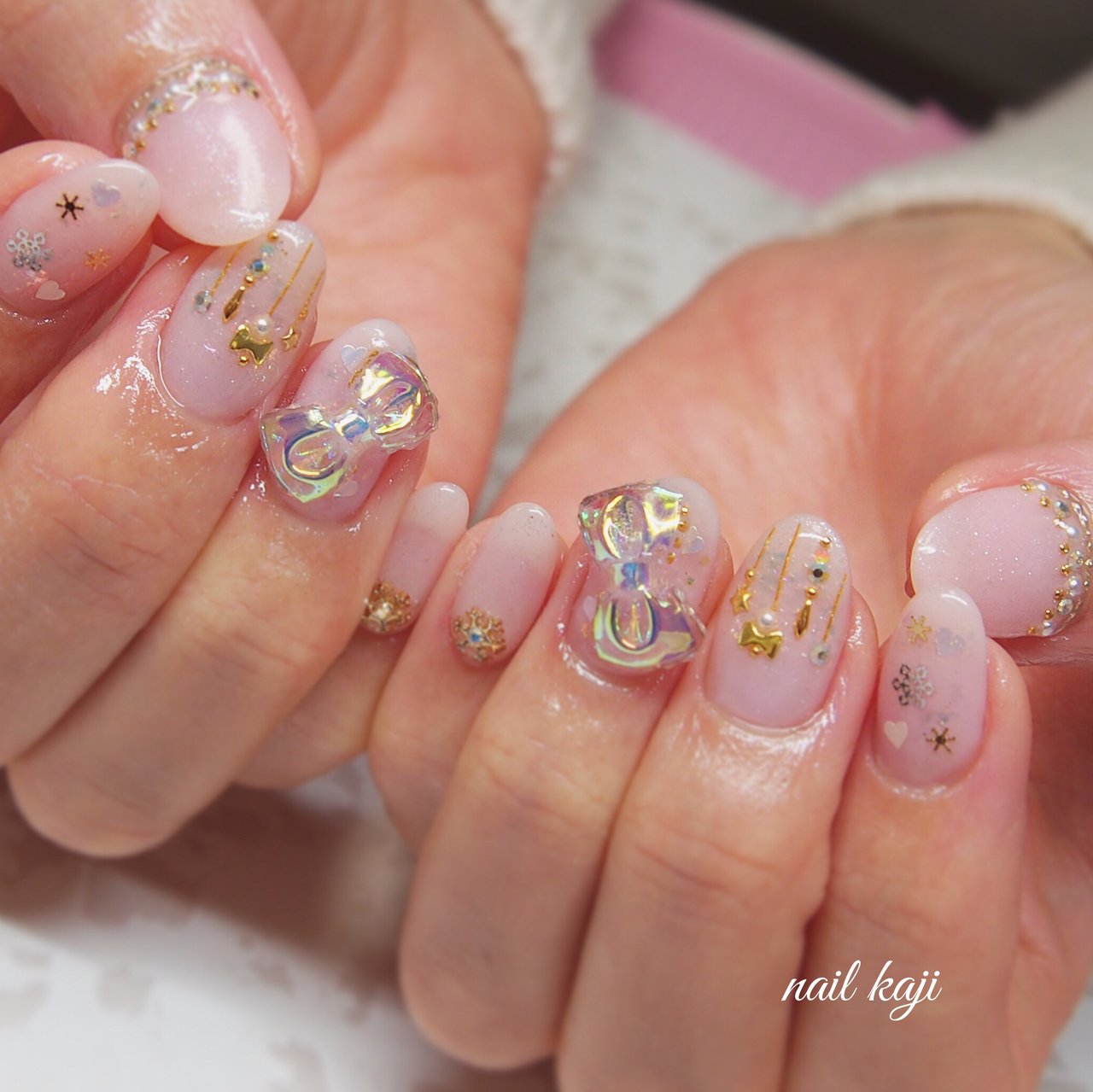 冬 クリスマス ハンド リボン ピンク Nail Kajiのネイルデザイン No ネイルブック