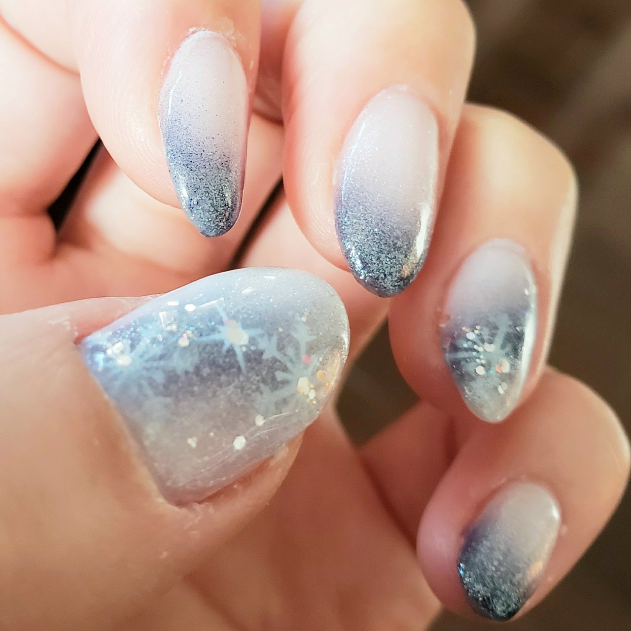 冬/ハンド/グラデーション/ラメ/雪の結晶 - Le lian nailのネイル 