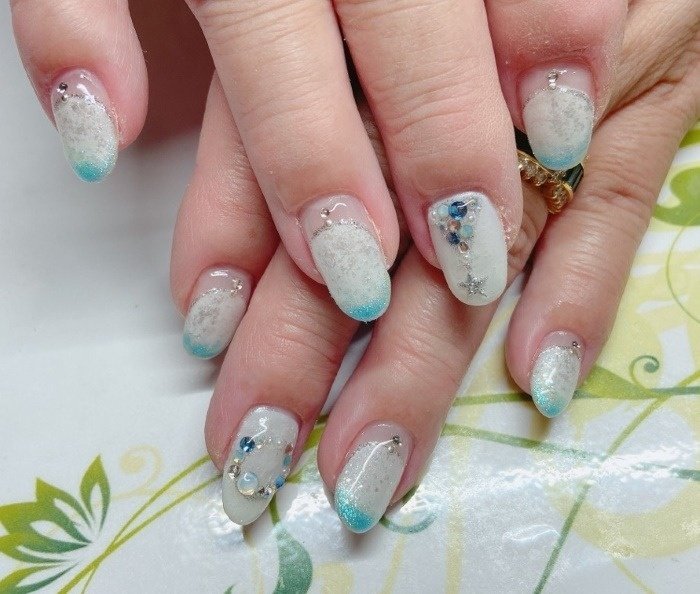 冬 クリスマス ハンド ミディアム ホワイト Nailsalon Liburのネイルデザイン No 506 ネイルブック