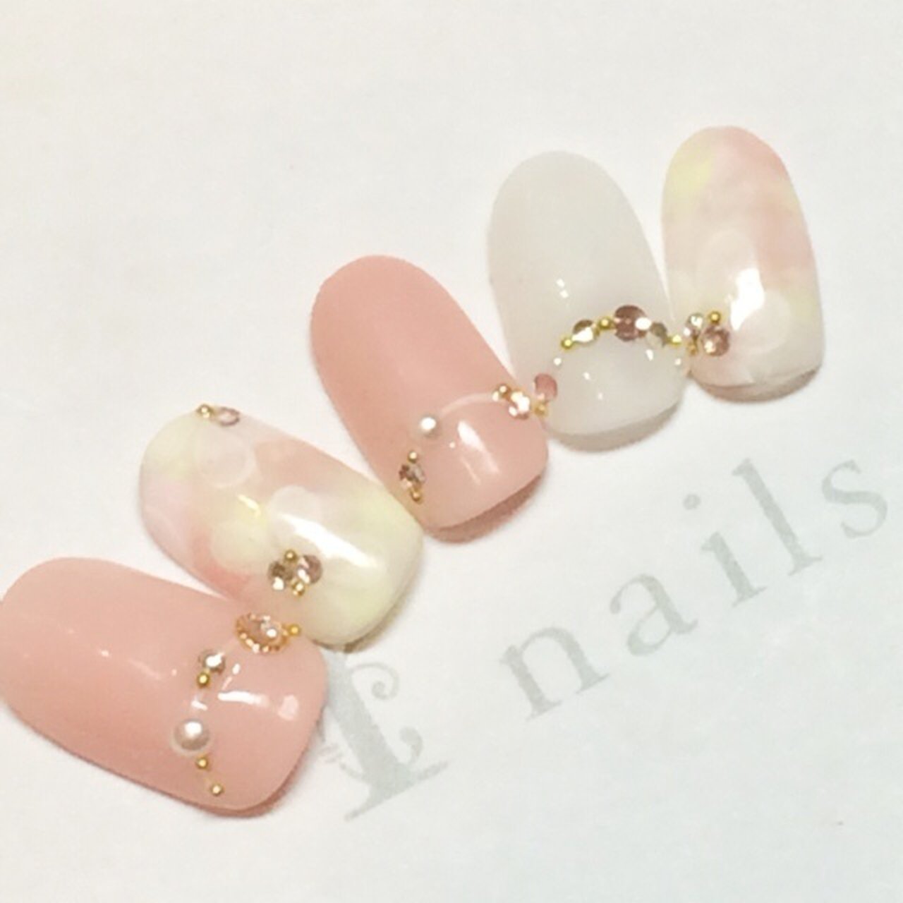 デート ハンド フラワー ピンク ジェルネイル I Nails Shinjyukuのネイルデザイン No ネイルブック