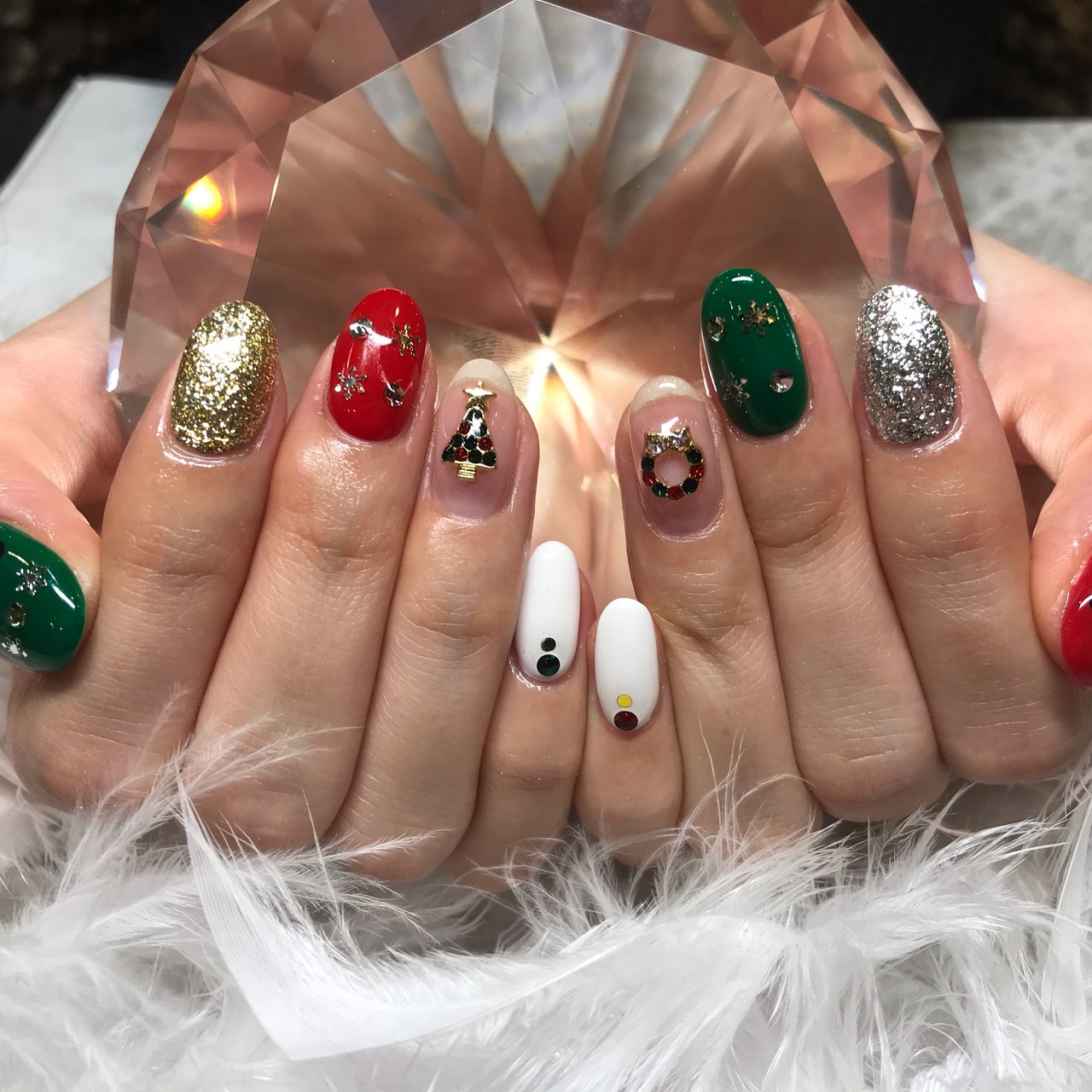 冬 クリスマス ハンド 雪の結晶 ミディアム 千幸 のネイルデザイン No ネイルブック
