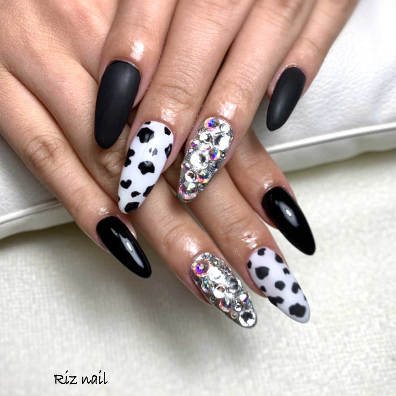 冬 オールシーズン ハンド ビジュー ラメ Riz Nail リズネイル のネイルデザイン No ネイルブック