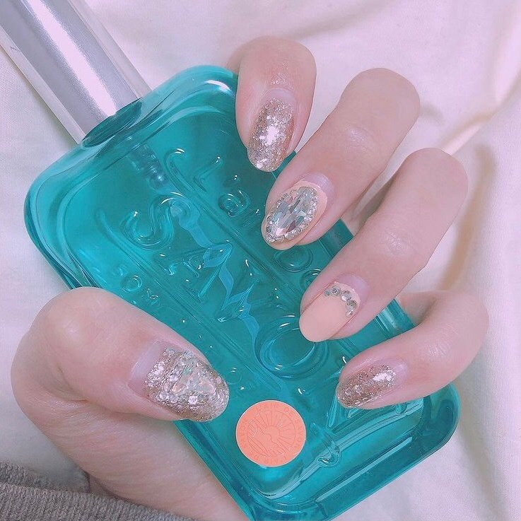 ハンド ラメ ビジュー ミディアム オレンジ ℳ のネイルデザイン No ネイルブック