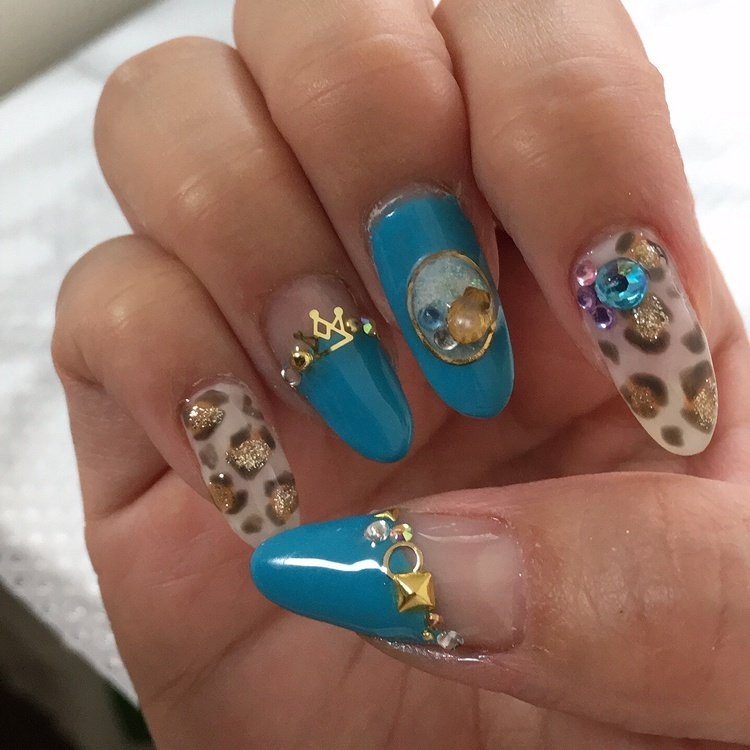 夏 ハンド 変形フレンチ アニマル柄 水色 セルフネイリスト のネイルデザイン No ネイルブック