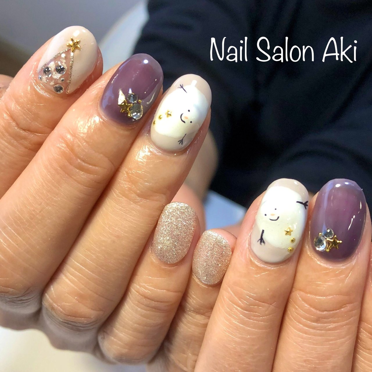 冬 クリスマス ハンド 変形フレンチ ラメ Nail Salon Akiのネイルデザイン No ネイルブック