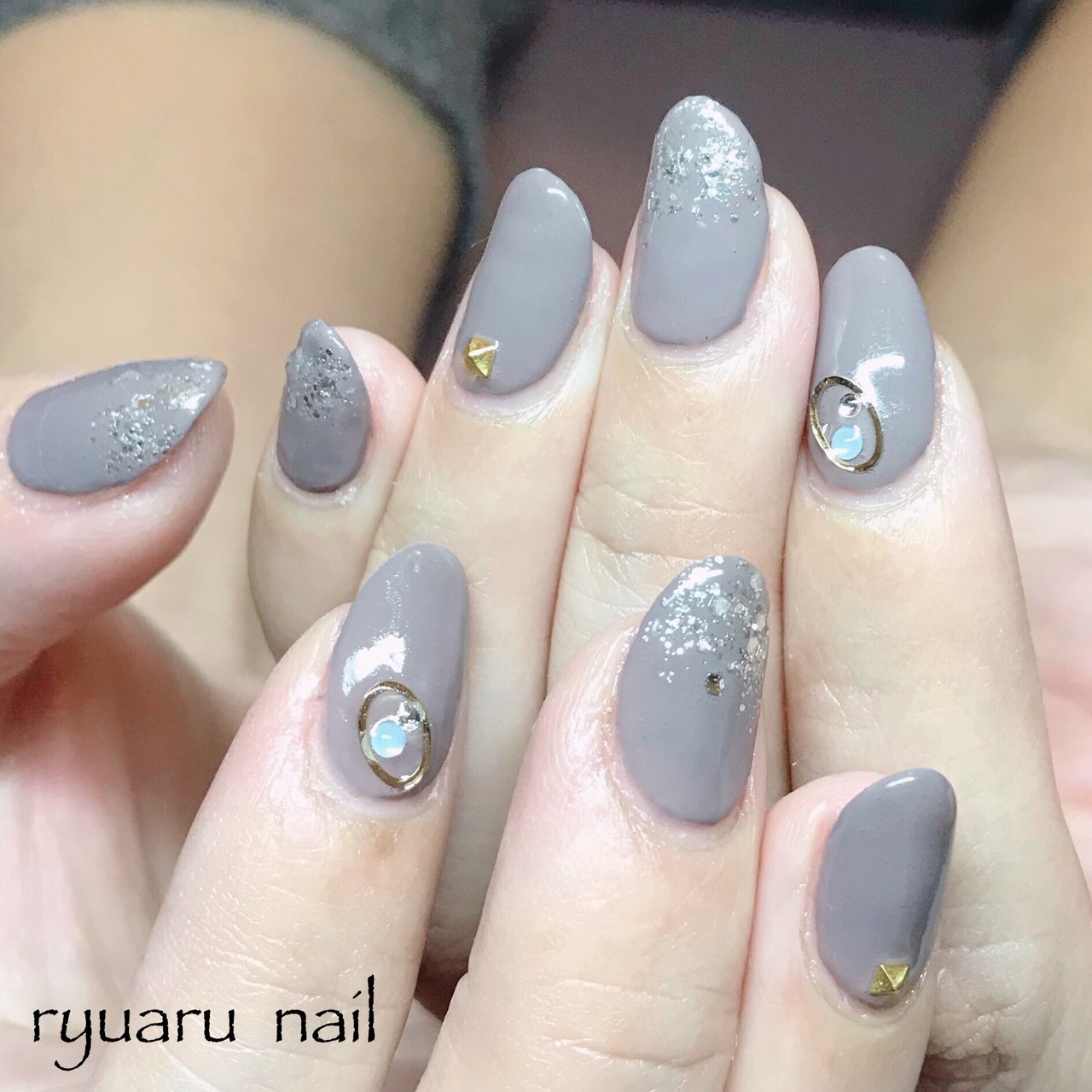 オールシーズン シンプル ラメ ワンカラー グレージュ Ryuaru Nailのネイルデザイン No ネイルブック