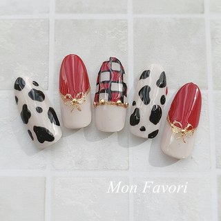 牛柄お正月ネイル🎍🐄 

華やかなボルドーカラーに水引アートと和柄デザインと来年の干支の牛柄でお正月満喫ネイル❤️

🐄🐄🐄





#お正月ネイル#水引#牛柄#アニマル柄ネイル#和柄#ボルドー#グレージュ#市松模様#冬ネイル #冬 #お正月 #成人式 #ハンド #変形フレンチ #アニマル柄 #リボン #和柄 #ミディアム #ベージュ #ボルドー #ブラック #ジェルネイル #MonFavori (モンファボリ) #ネイルブック