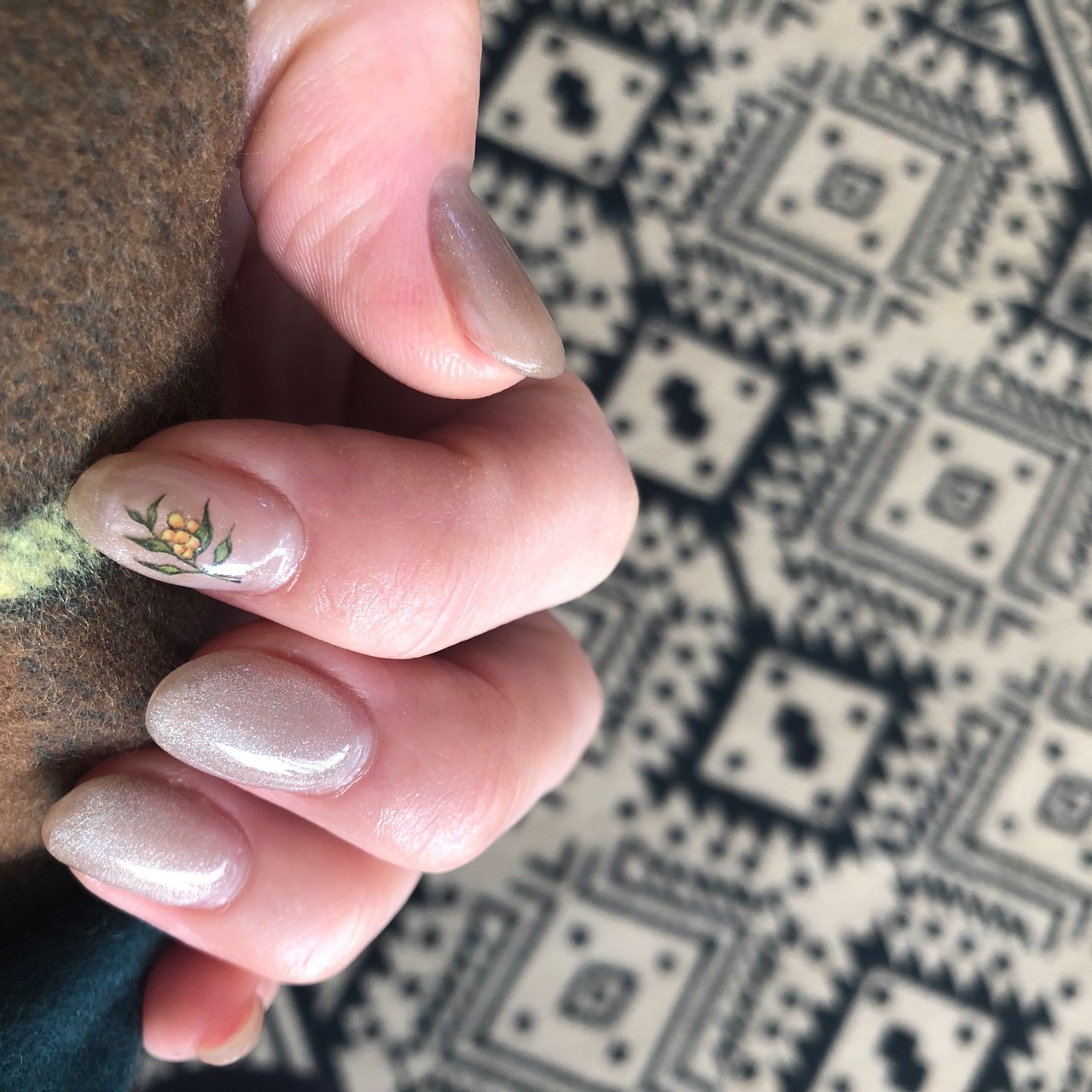 シンプル フラワー マグネット メタリック アースカラー Natsuのネイルデザイン No ネイルブック