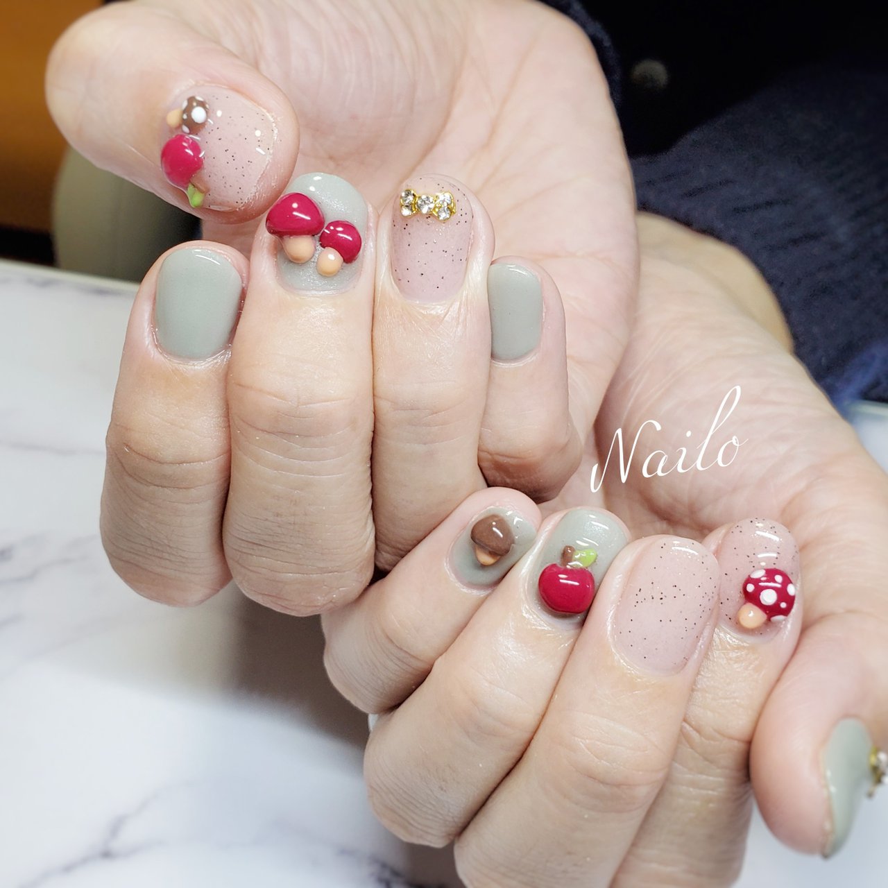 秋 冬 クリスマス ワンカラー 3d Nailsalon Nailoのネイルデザイン No ネイルブック