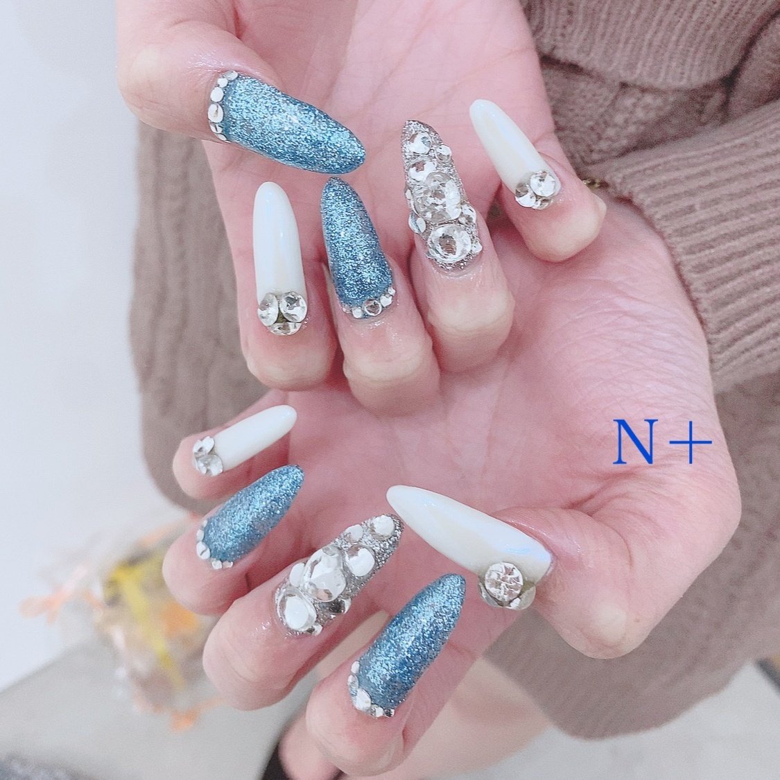 お正月 成人式 クリスマス ハンド ラメ N エヌプラス Nail Salonのネイルデザイン No ネイルブック