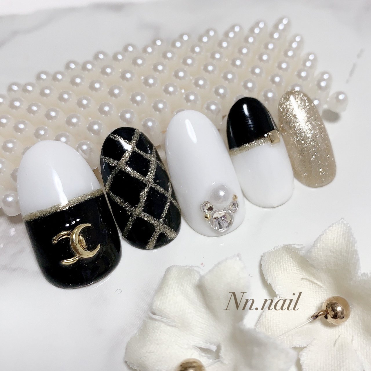 ハンド 痛ネイル デコ ブランド柄 リボン Nn Nailのネイルデザイン No ネイルブック