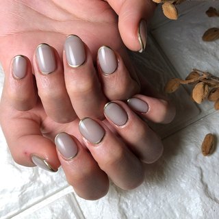 ゴールド囲みのネイルデザイン ネイルブック