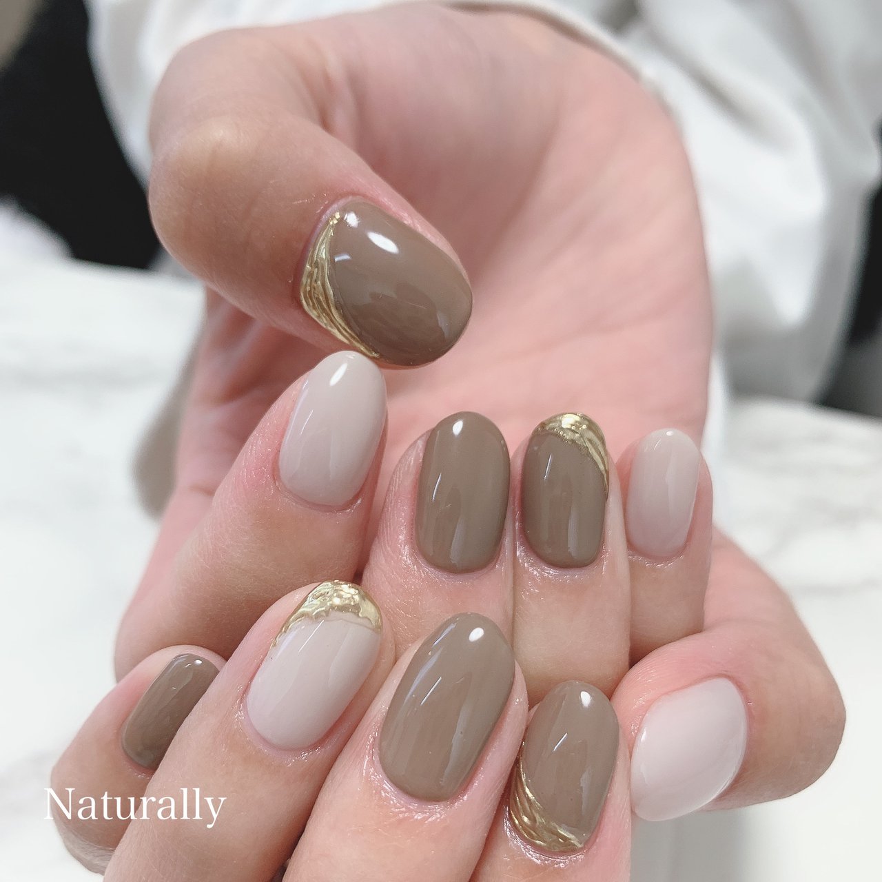 秋 冬 ハンド シンプル ビジュー Naturallyのネイルデザイン No ネイルブック