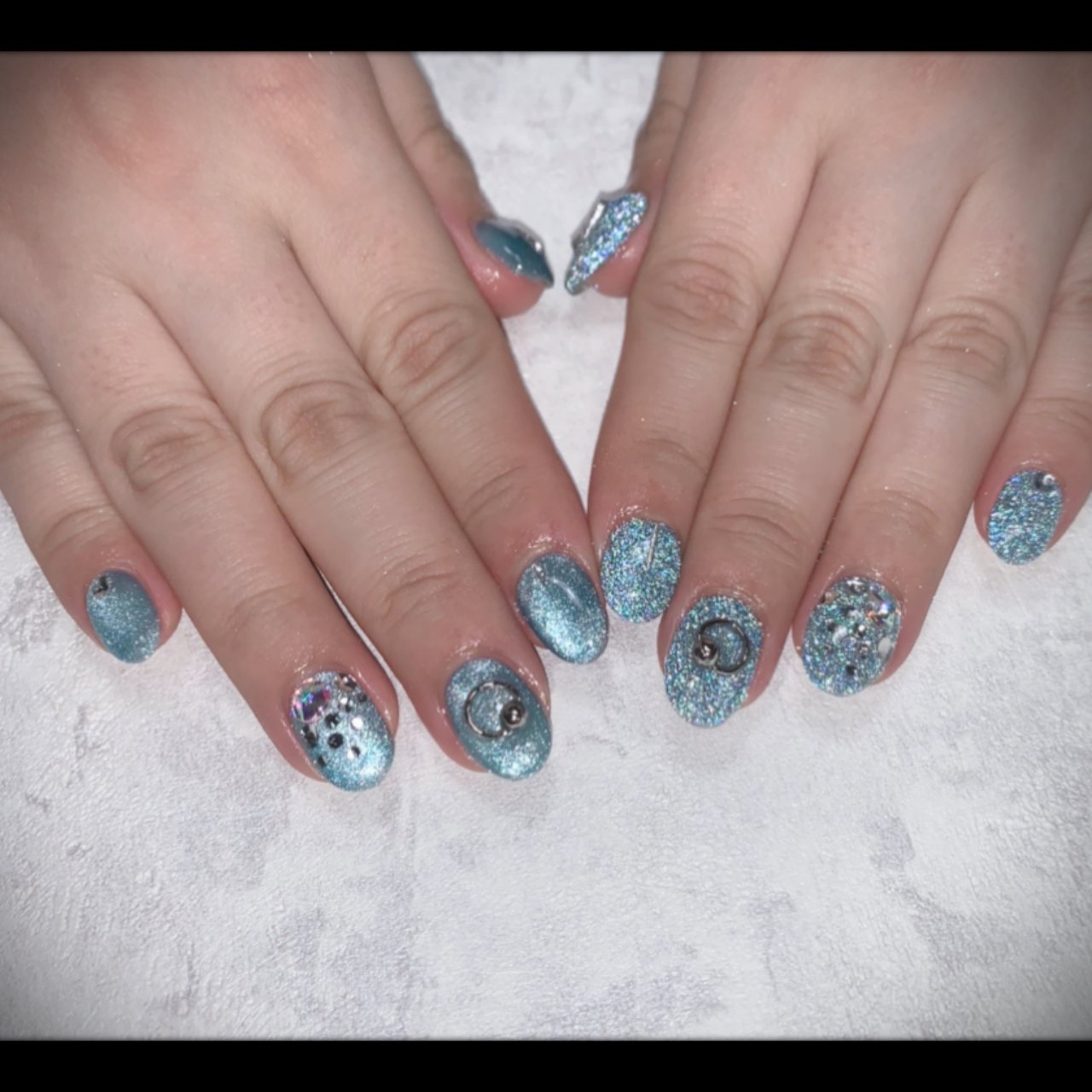 冬 オールシーズン ハンド マグネット 水色 Mnail Privatenailsalon のネイルデザイン No ネイルブック