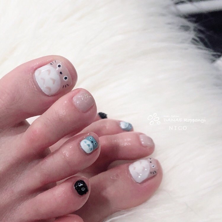 オールシーズン 旅行 パーティー フット キャラクター Nail Saron Danae Roppongiのネイルデザイン No ネイルブック