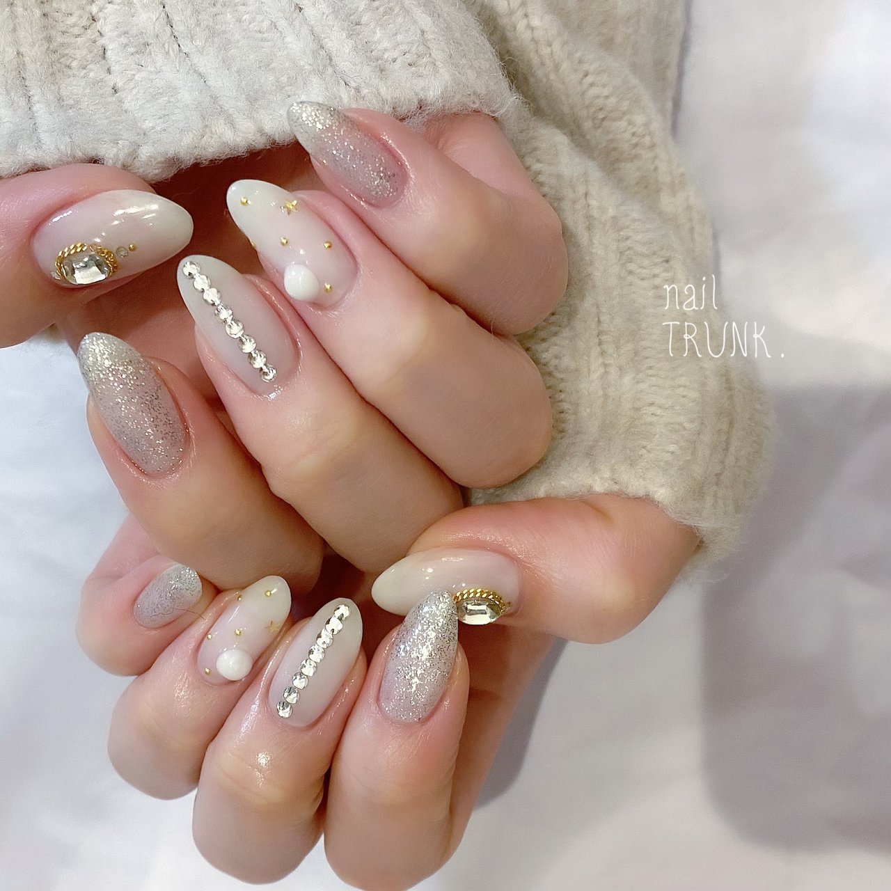 冬 ハンド ビジュー ラメ チェーン Nail Trunkのネイルデザイン No ネイルブック