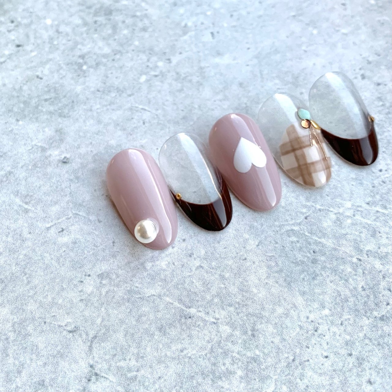 冬 バレンタイン オフィス デート ハンド Nail Atelier Juu ジュー のネイルデザイン No ネイルブック