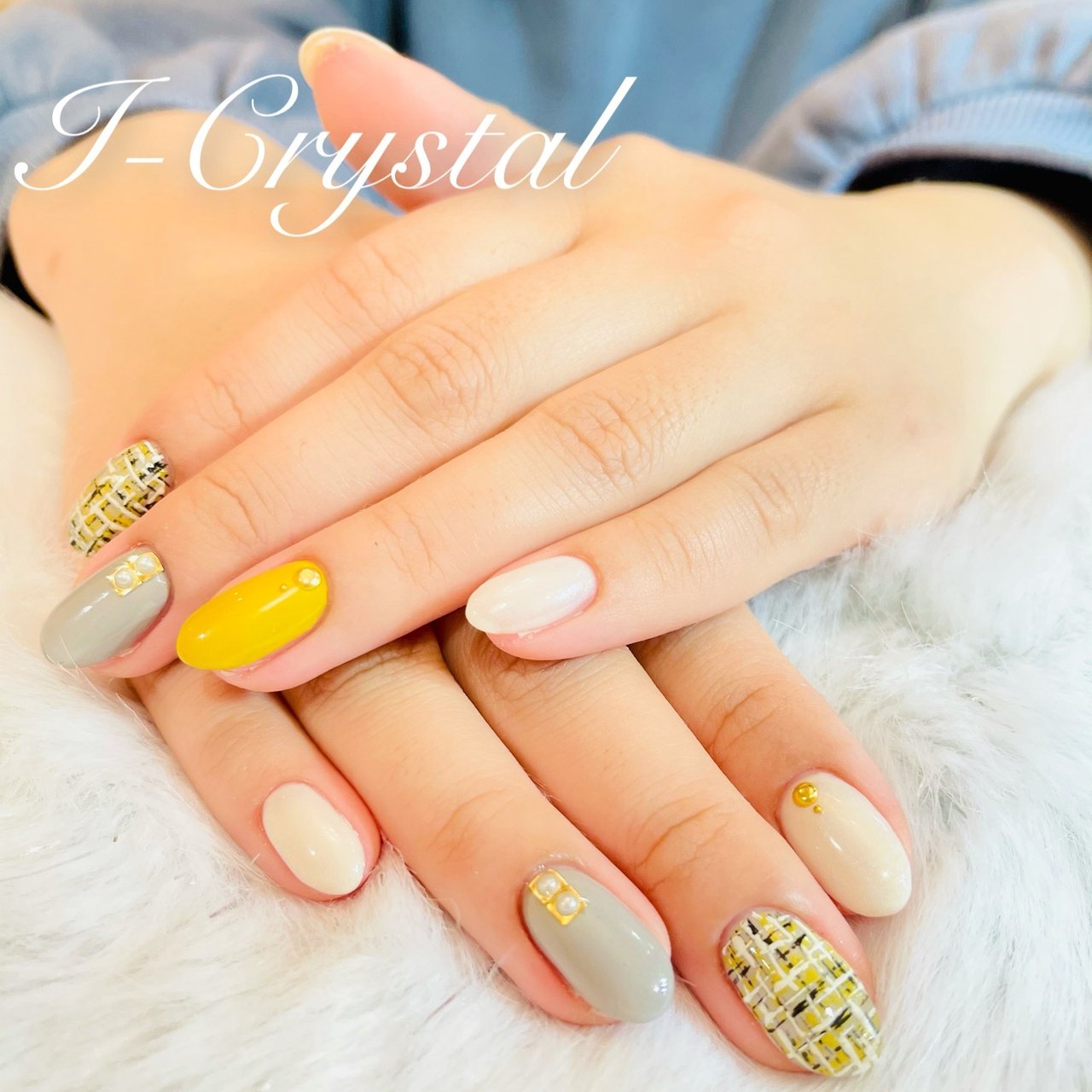 冬 デート ハンド ワンカラー ツイード Nail Salon アイ クリスタル 中村郁美のネイルデザイン No ネイルブック
