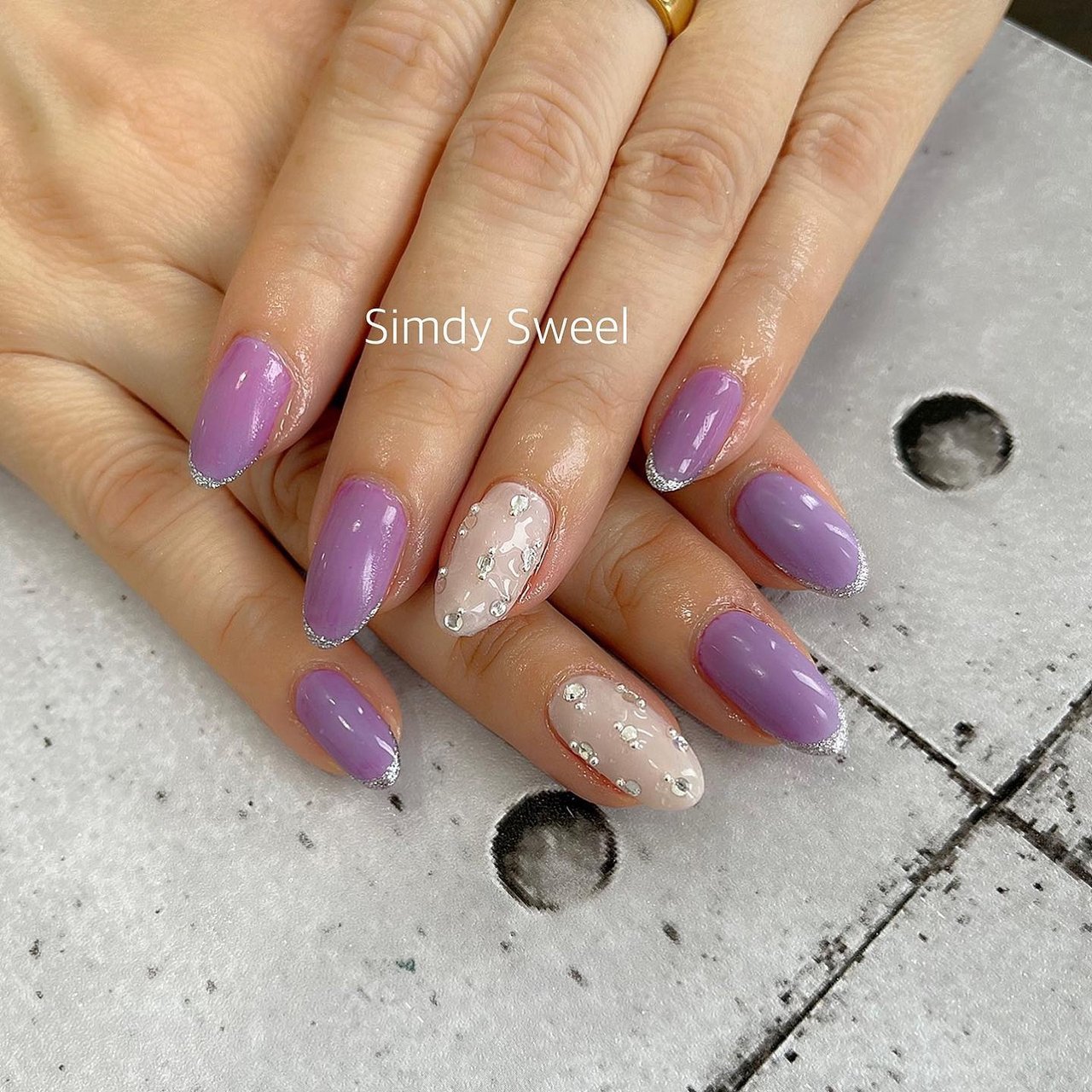 ハンド ワンカラー ビジュー ピンク パープル Simdysweelのネイルデザイン No ネイルブック