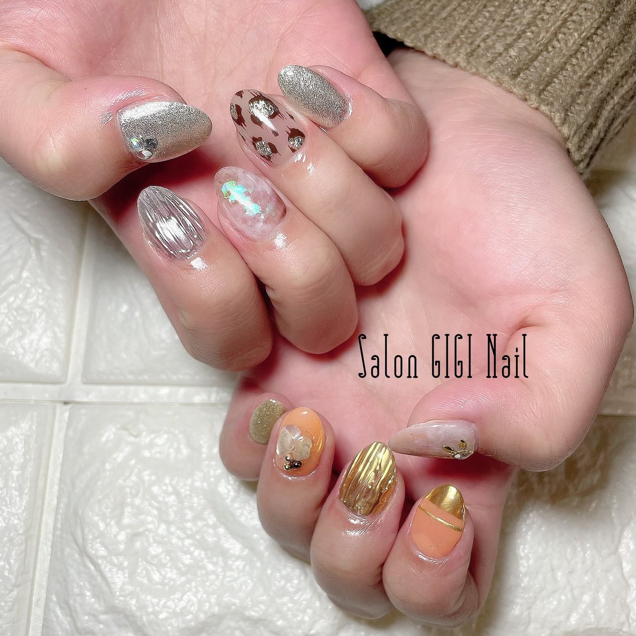 オールシーズン ハンド オーロラ ミディアム オレンジ Salon Gigi Nail のネイルデザイン No ネイルブック