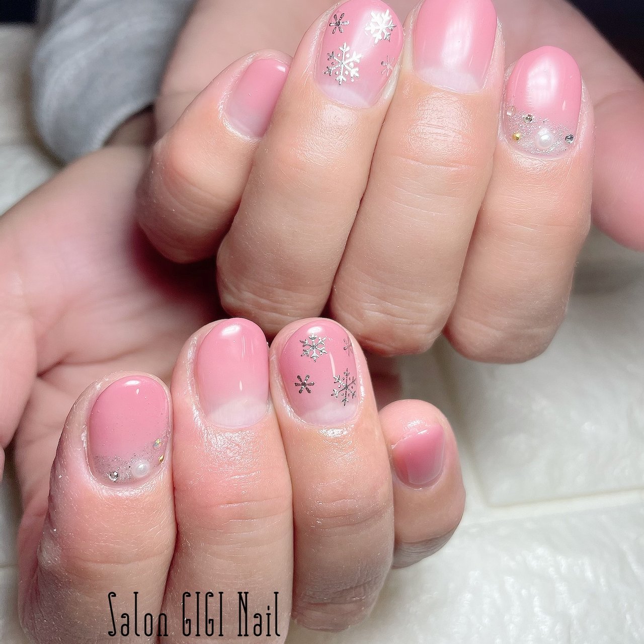 冬 ハンド グラデーション ショート ピンク Salon Gigi Nail のネイルデザイン No ネイルブック