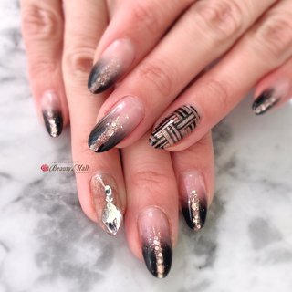 ひし型ストーンのネイルデザイン ネイルブック