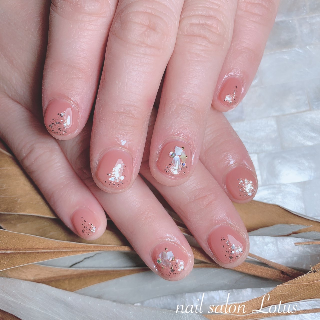 オールシーズン オフィス パーティー デート ハンド Lotus ロータス のネイルデザイン No ネイルブック