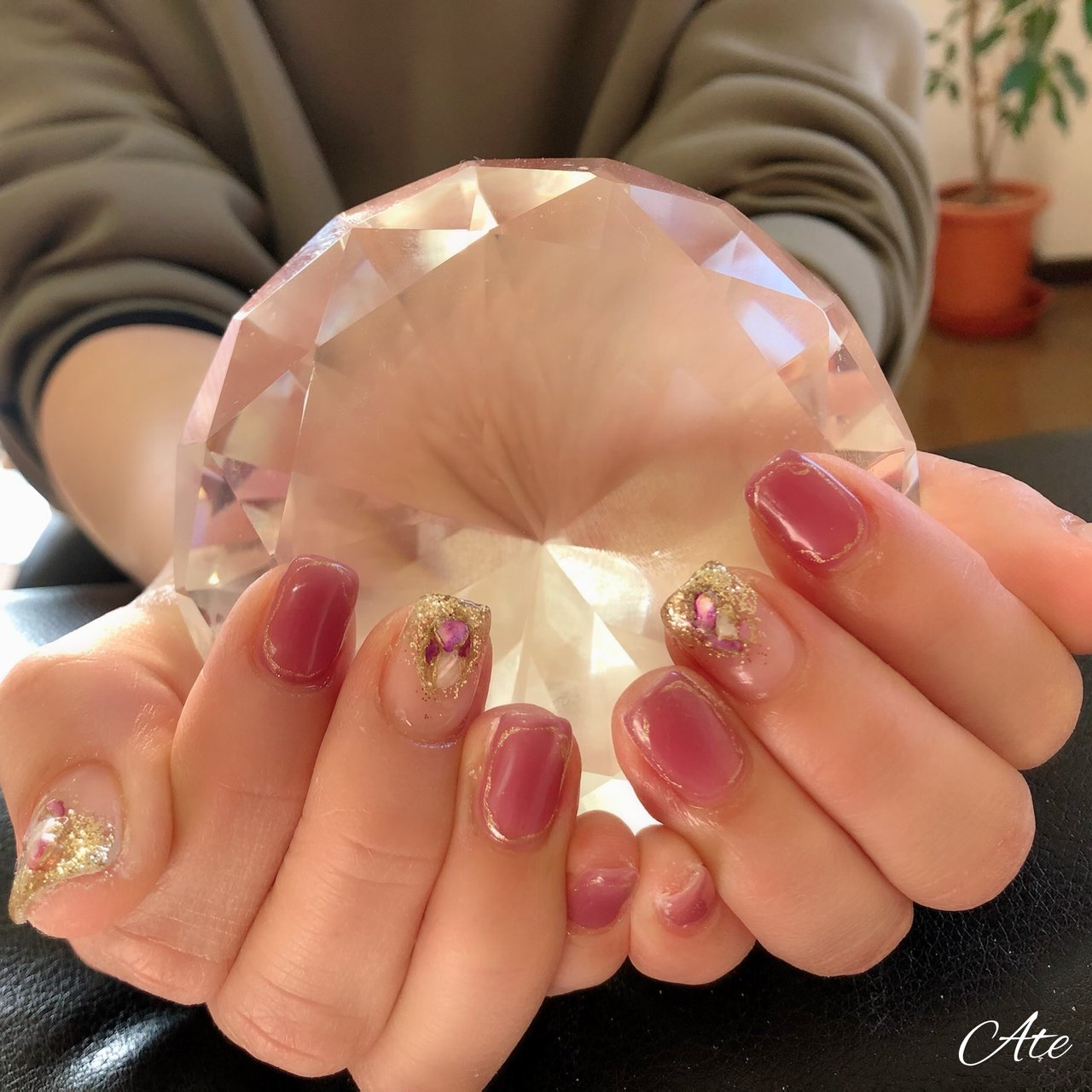 オールシーズン ラメ シェル ピンク ジェルネイル Ateのネイルデザイン No ネイルブック
