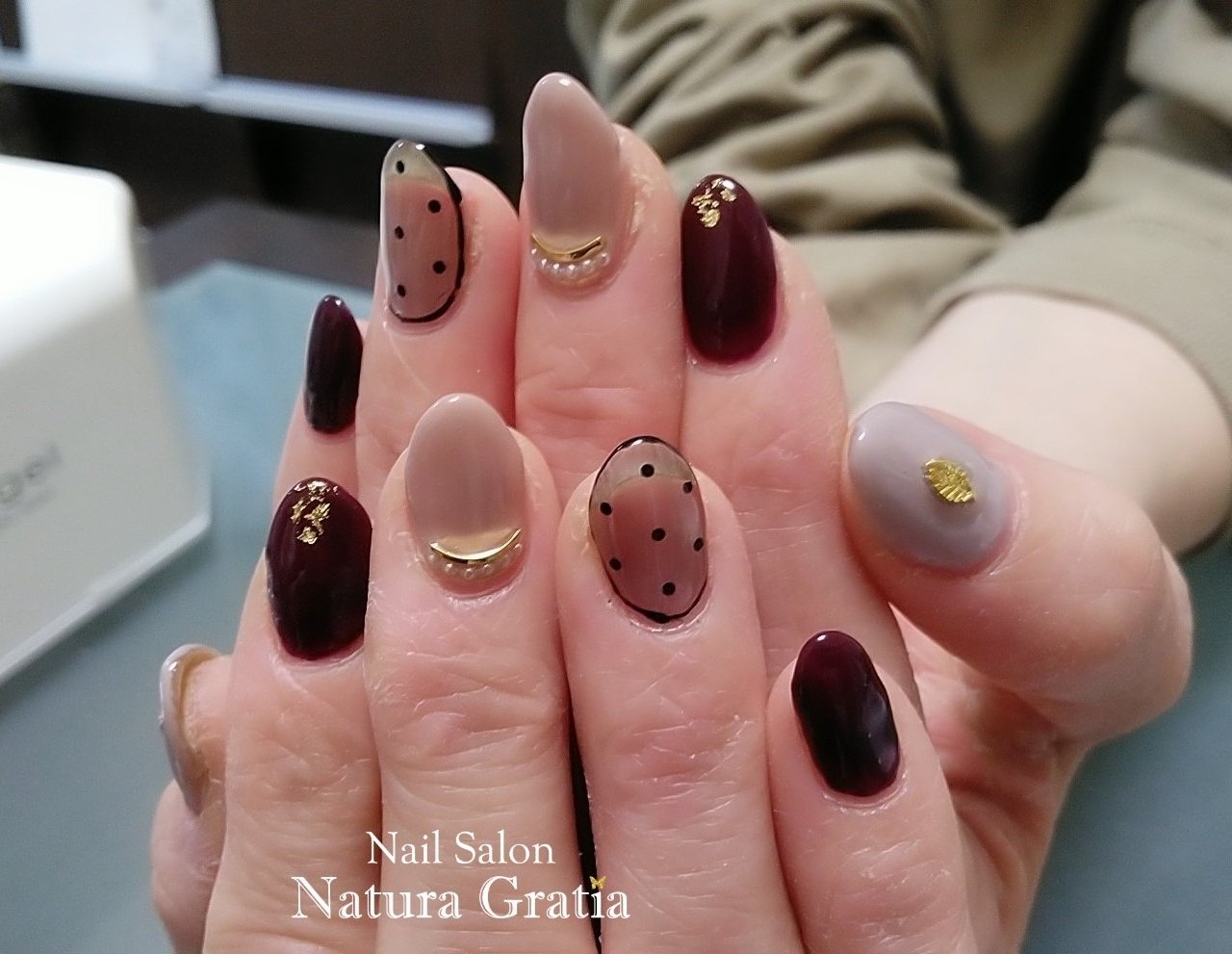 秋 冬 オフィス ハンド シースルー Naturagratiaのネイルデザイン No ネイルブック