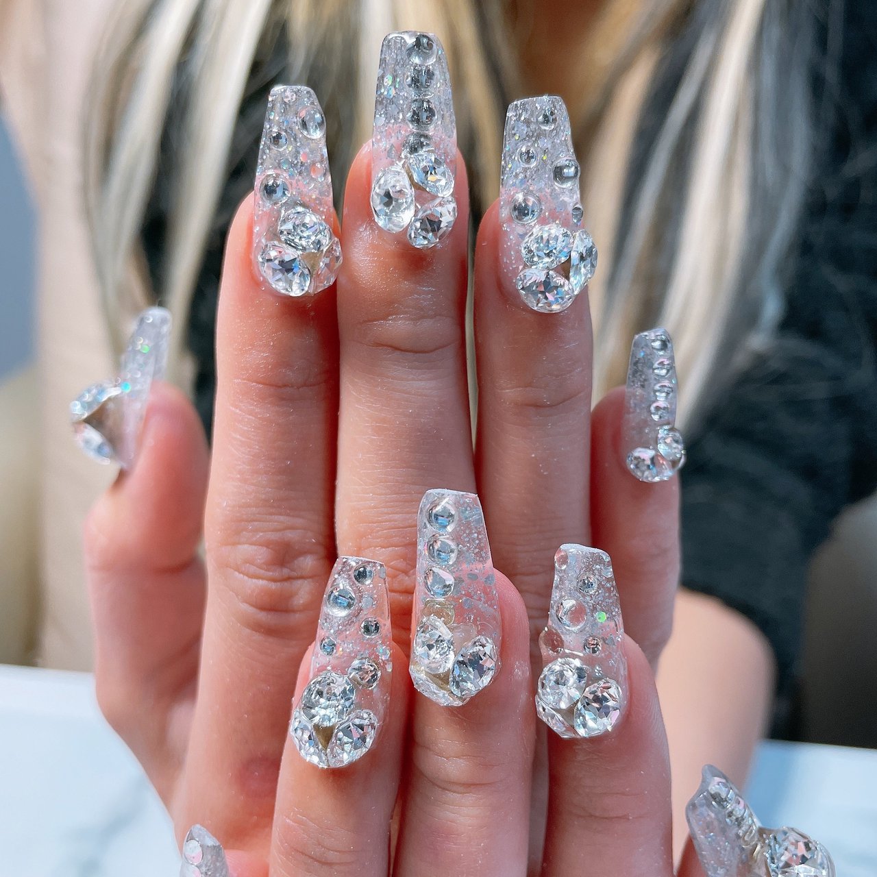 オールシーズン/ハンド/ビジュー/ラメ/ロング - LOVE NAILのネイル