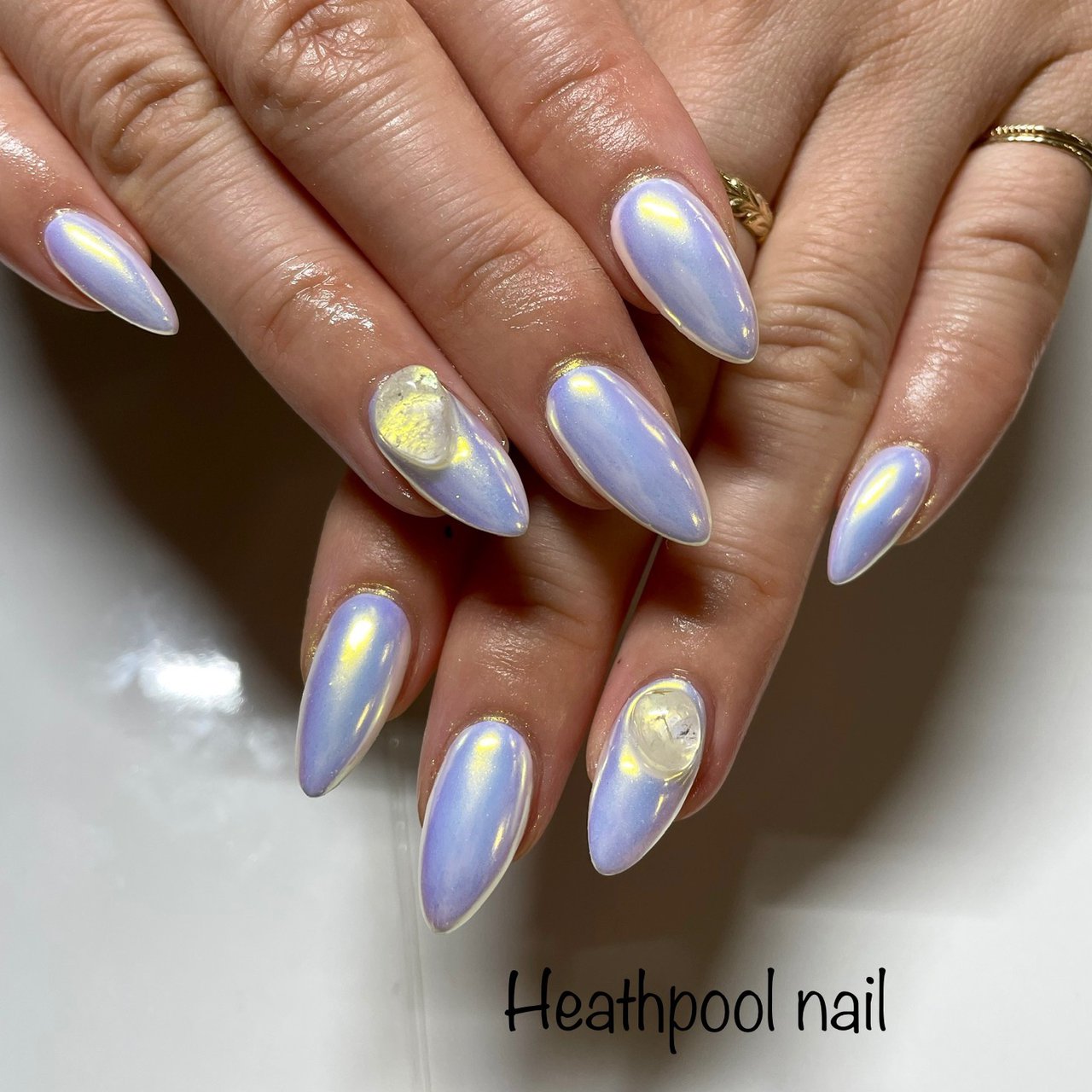 ハンド オーロラ ミラー ホワイト ジェルネイル Heathpoolnailのネイルデザイン No ネイルブック