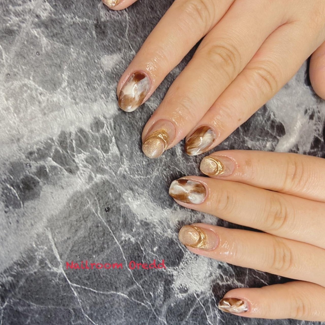 オールシーズン シンプル ニュアンス ミラー Nailroom Oreddのネイルデザイン No ネイルブック