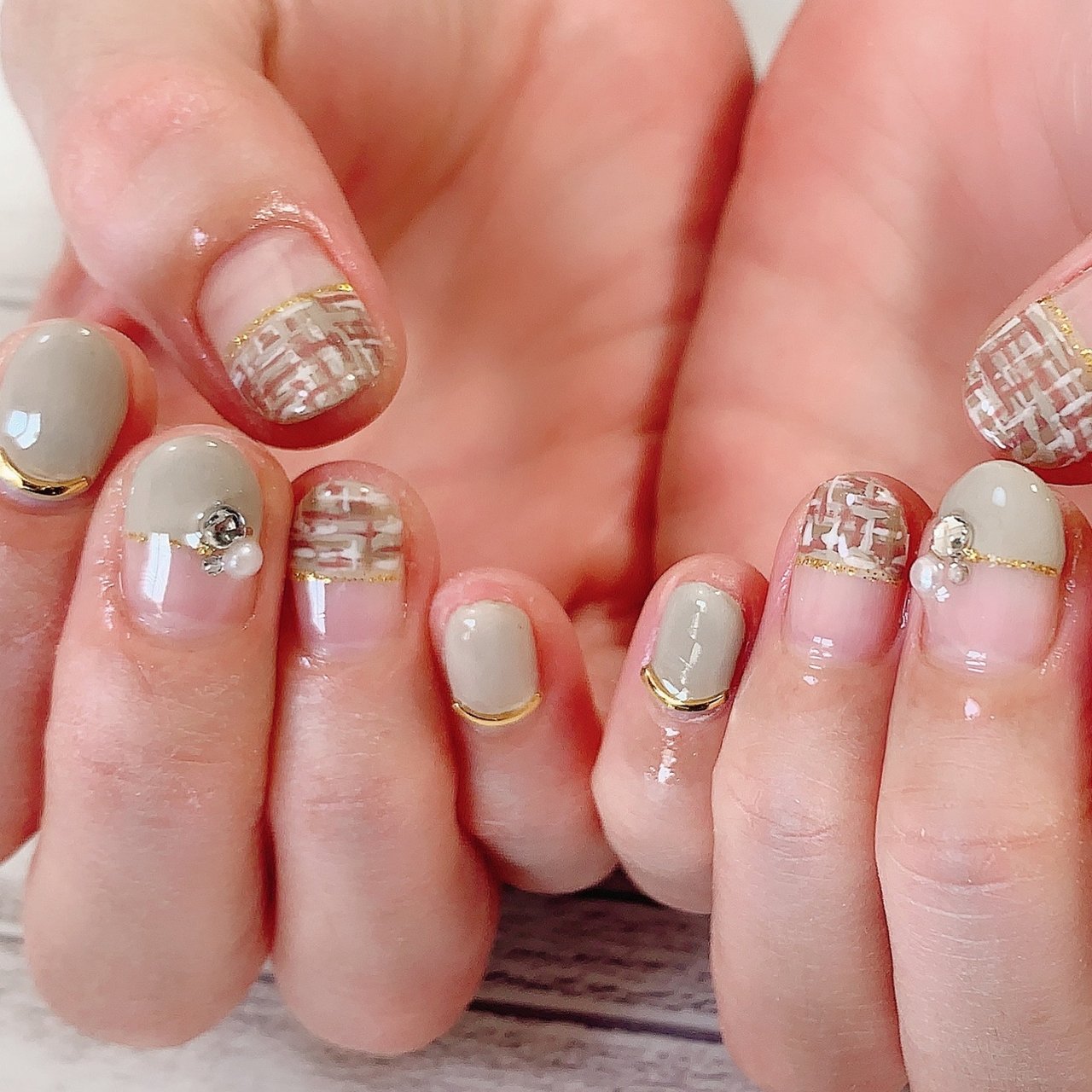 冬 フレンチ ツイード ピンク グレージュ Kanonailのネイルデザイン No ネイルブック